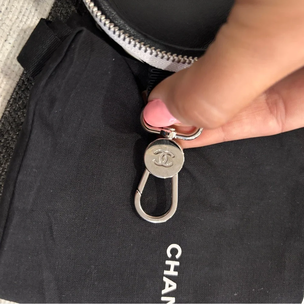 Authentic CHANEL new printed leather case with chain